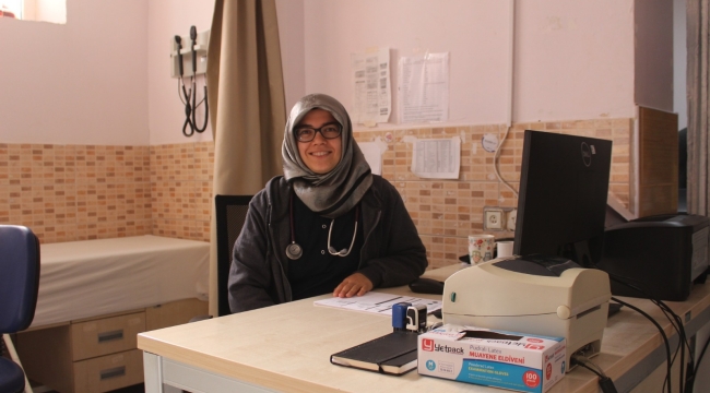 ANNESİNİN MEMLEKETİ YUNAK'A DOKTOR OLARAK ATANDI 
