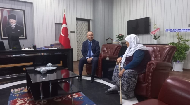 ŞEHİT ANASINDAN KAYMAKAM ÖZEL'E ZİYARET 