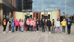 YUNAKLI ÖĞRENCİLER KİTAP FUARINDA 