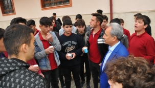 Başkan Akkaya; Öğrencilerle Birlikte 
