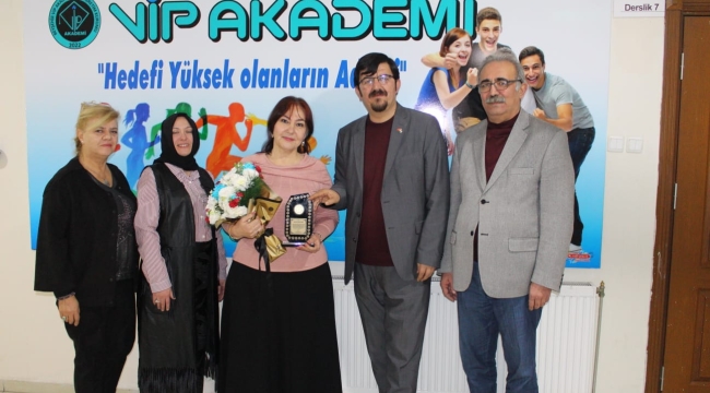 Gönül Gözü Derneği Yılın Öğretmenini Seçti 