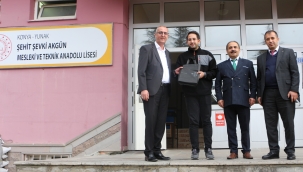 YUNAK BELEDİYESİ 24 KASIM ÖĞRETMENLER GÜNÜNDE EĞİTİMCİLERİ UNUTMADI 