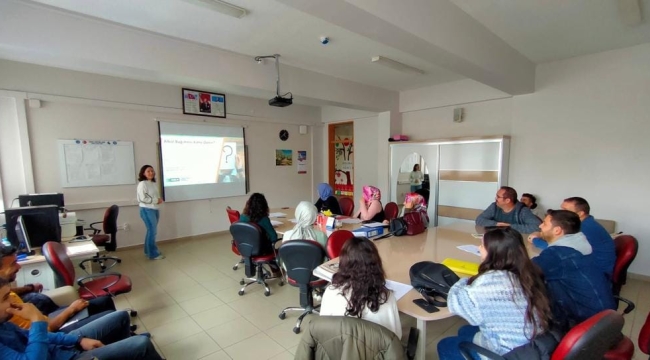 Yunak'ta Öğretmenlere Bağımlılıkla Mücadele Seminerleri 