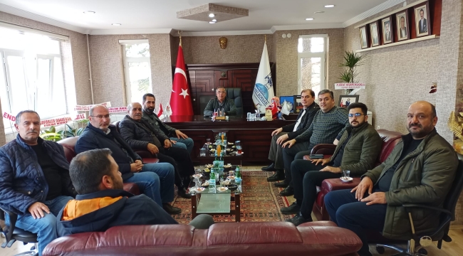 AK PARTİ'DEN TİCARET ODASI VE TİCARET BORSASINA ZİYARET 