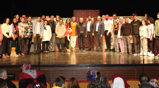 Akşehir KOMEK Tiyatrosu Yoğun İlgi Gördü 