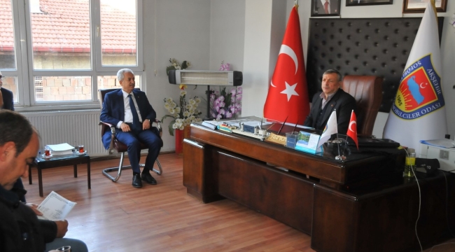 Dünya Şoförler Günü'nde Başkan Akkaya'dan Kadın Otobüs Şoförüne Ziyaret 
