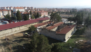 ILGIN ESKİ CEZAEVİ KİTAP KAFE YAPIMI BAŞLADI 