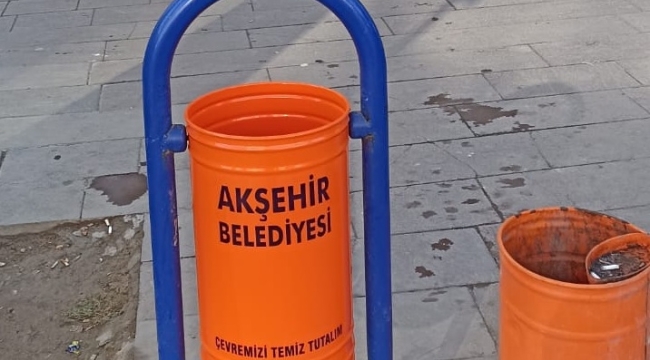 Kaldırımlardaki Çöp Kovaları Yenileniyor 