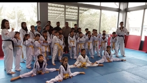 ÖĞRENCILER VE VELILERIN KUŞAK SINAVI HEYECANI