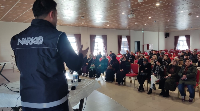 YUNAK'TA "EN İYİ NARKOTİK POLİSİ ANNE PROJESİ" TANITILDI 