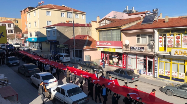YUNAK'TA SARIKAMIŞ ŞEHİTLERİ ANISINA YÜRÜYÜŞ 