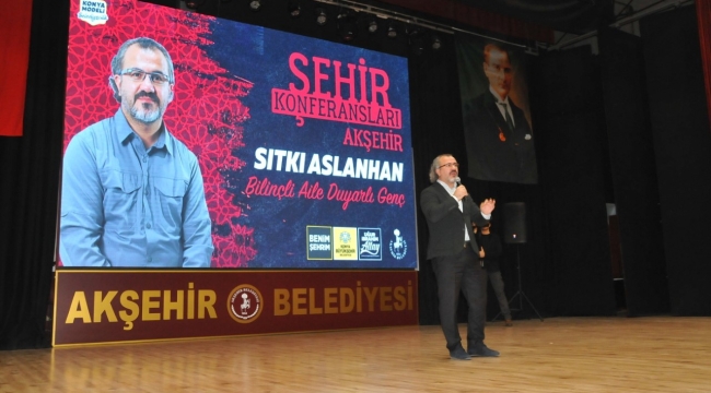 Eğitimci Yazar Sıtkı Aslanhan Gençlere ve Ailelerine Öğütler Verdi 