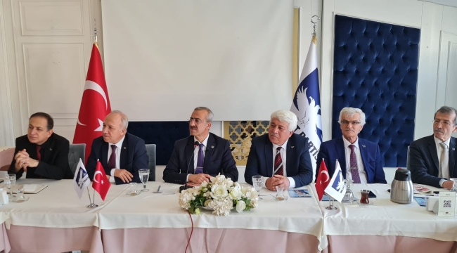 'Uzlaşmanın, anlaşmanın, birliğin, kardeşliğin adresi Millet Partisi!' 