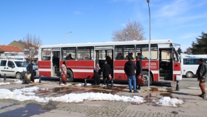 Akşehir Belediyesi'nden Depremzedeler İçin Ücretsiz Servis 