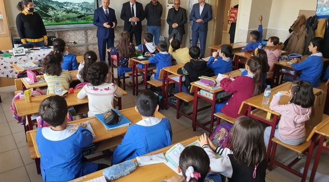 Başkan Akkaya Depremzede Öğrencileri Ziyaret Etti 