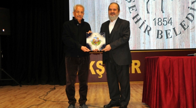 Abdurrahman Büyükkörükçü Akşehir'de Konferans Verdi 