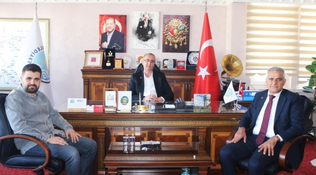 GÜLER , YUNAK BELEDİYE BAŞKANI ALİ KONAK'I MAKAMINDA ZİYARET ETTİ 