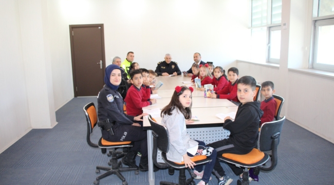 İLÇE EMNİYET MÜDÜRÜ'NÜN MİSAFİRİ OLDULAR 