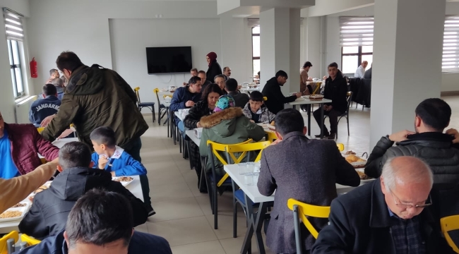 Yunak Öğretmenevi'nde Öğle Yemeği Başladı