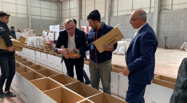 YUNAK SARAY MAHALLESİ DEPREM BÖLGESİNE TOPLAMDA 34 TIR İNSANİ YARDIM GÖNDERDİ 