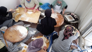 Yunak'ta Depremzedeler Yararına Kermes 