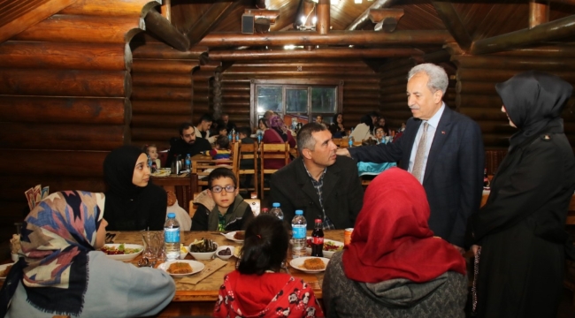 Başkan Akkaya; Depremzedelerle Birlikte 