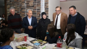 Başkan Akkaya Öğrencilerle Birlikte İftar Yaptı 