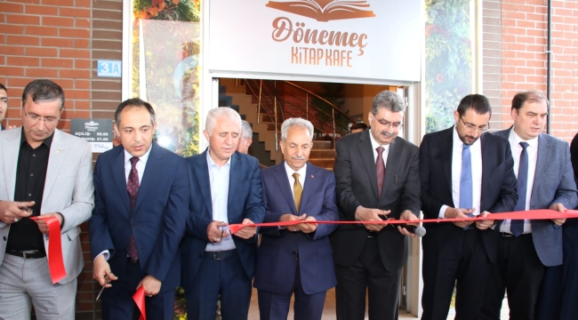 Dönemeç Kitap Kafe’nin Resmi Açılışı Yapıldı