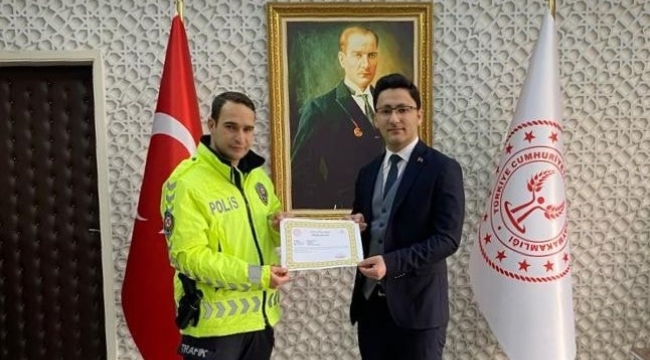 KAYMAKAM KARAHAN POLİSLERE BAŞARI BELGESİ VERİLDİ