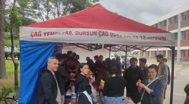 AKŞEHİR LİSESİNİN DÜZENLEDİĞİ KERMESE YOĞUN İLGİ