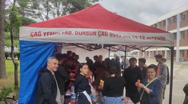 AKŞEHİR LİSESİNİN DÜZENLEDİĞİ KERMESE YOĞUN İLGİ 