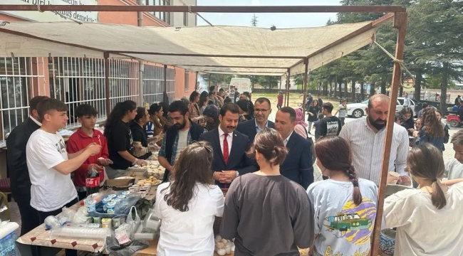 TUZLUKÇU'DA DEPREMZEDELER  İÇİN KERMES DÜZENLEDİ. 