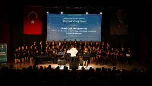 Akşehir Belediyesi TSM Korosu Dinleyenlerini Mest Etti 