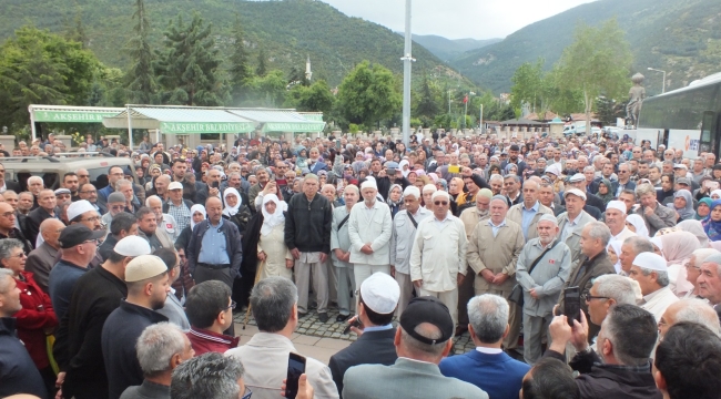 AKŞEHİR'Lİ HACI ADAYLARI KUTSAL TOPRAKLARA UĞURLANDI 