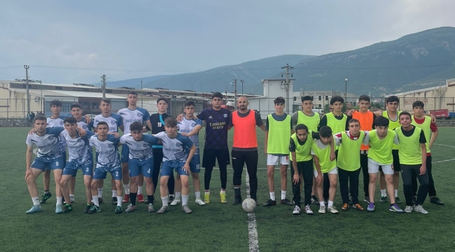 GENÇLER BAHAR FUTBOL TURNUVASI BAŞLADI 