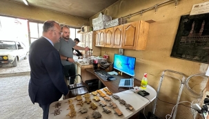 KAYMAKAM ÖZEL'DEN DEPREMZEDE ESNAFA HAYIRLI OLSUN ZİYARETİ 