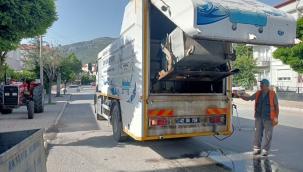 Çöp Konteynerleri Yıkaması Devam Ediyor 