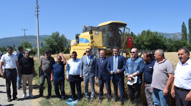 YERLİ VE MİLLİ TOHUM SELÇUKLU AKŞEHİR'DE ÜRETİCİLERE TANITILDI 