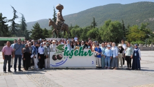 ANADOLU MEKTEBİ AKŞEHİR SOKAKLARINDA 