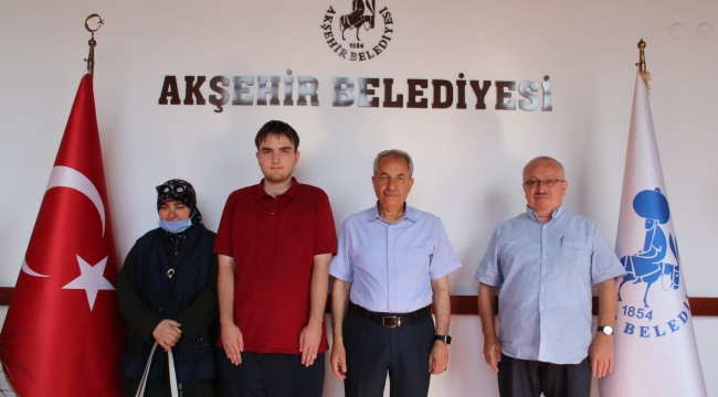 ASPERGER SENDROMUNA RAĞMEN BÜYÜK İŞLER BAŞARDI 