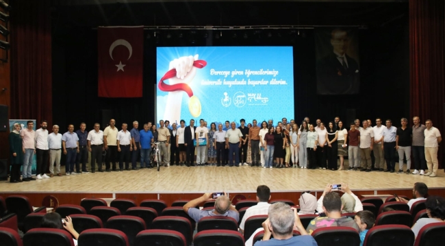 Başarılı Öğrenciler Ödüllendirildi 