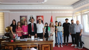 BAŞKAN KONAK BAŞARILI ÖĞRENCİLERİ ÖDÜLLENDİRDİ 