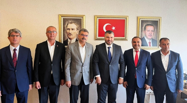 BAŞKAN KONAK VE BERABERİNDEKİ HEYET ORUÇ BABA İNAN'I ZİYARET ETTİ