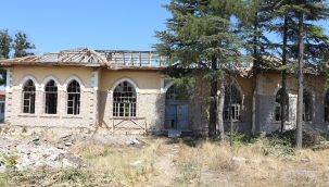 ERDOĞDU TARİHİ OKUL BİNASI RESTORE EDİLİYOR