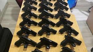 Konya'da bir araçta 35 adet ruhsatsız tabanca ele geçirildi 