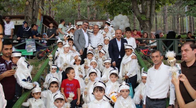 SÜNNET ŞÖLENİNDE MİSAFİRLER DOYASIYA EĞLENDİ 