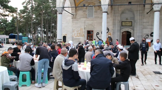 HASAN PAŞA İMARET CAMİSİNDE SABAH NAMAZI BULUŞMASI 