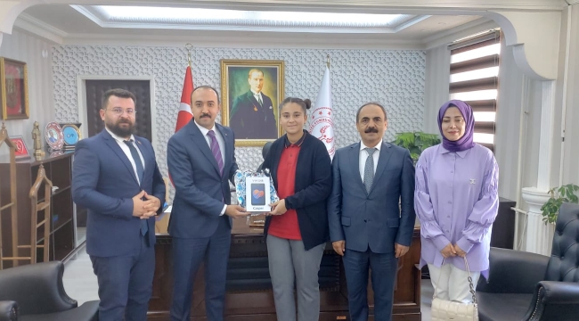 HİKAYE YAZMA TÜRKİYE 1.Sİ YUNAK'TAN 