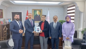 HİKAYE YAZMA TÜRKİYE 1.Sİ YUNAK'TAN 
