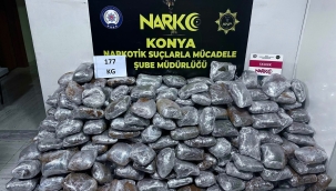 Konya Narkotikten zehir tacirlerine büyük darbe! soğan yüklü tırdan uyuşturucu çıktı